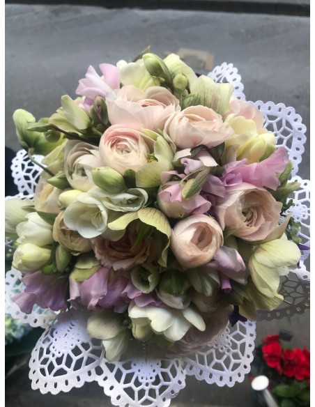 bouquet hellebore